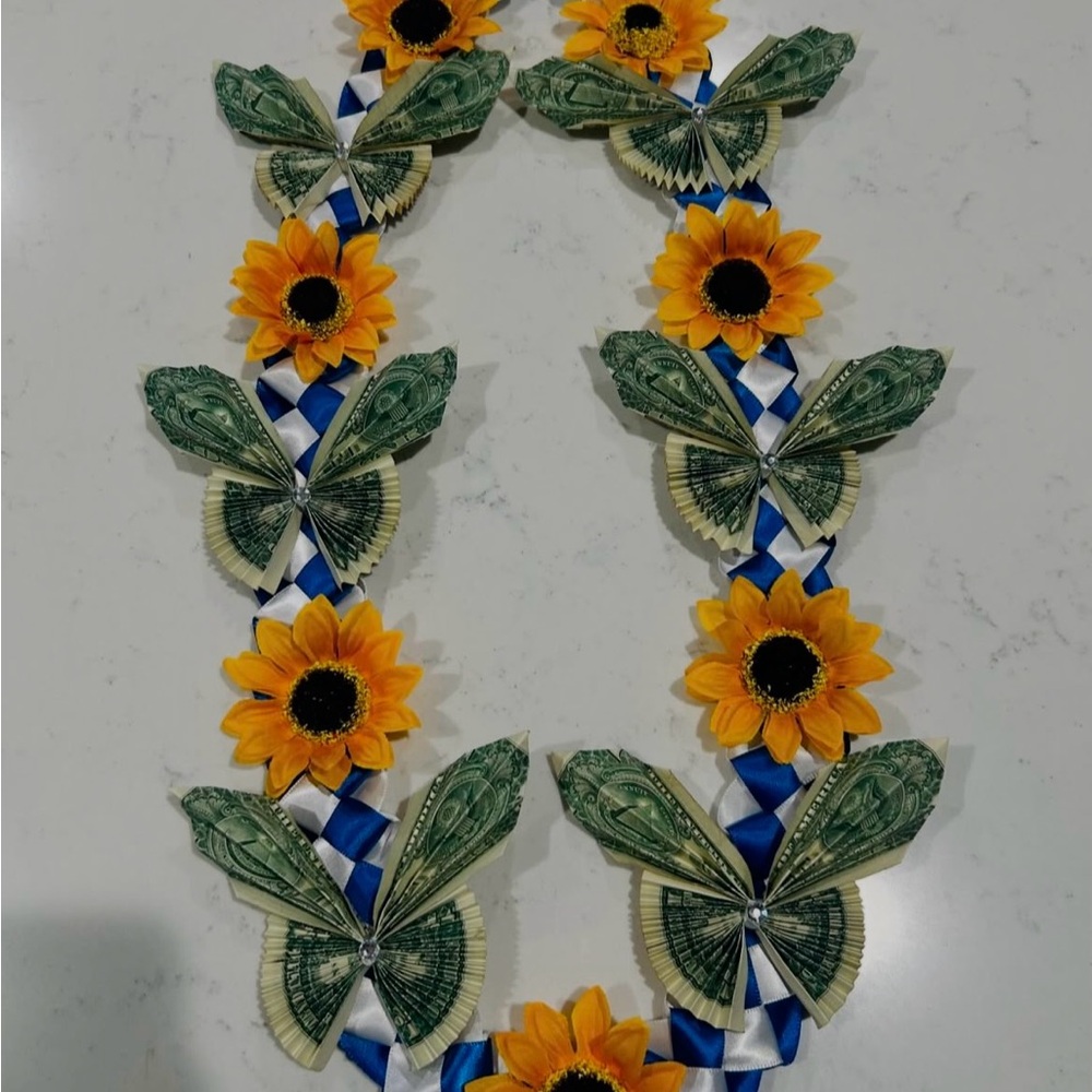 Graduation money lei with sunflowers
